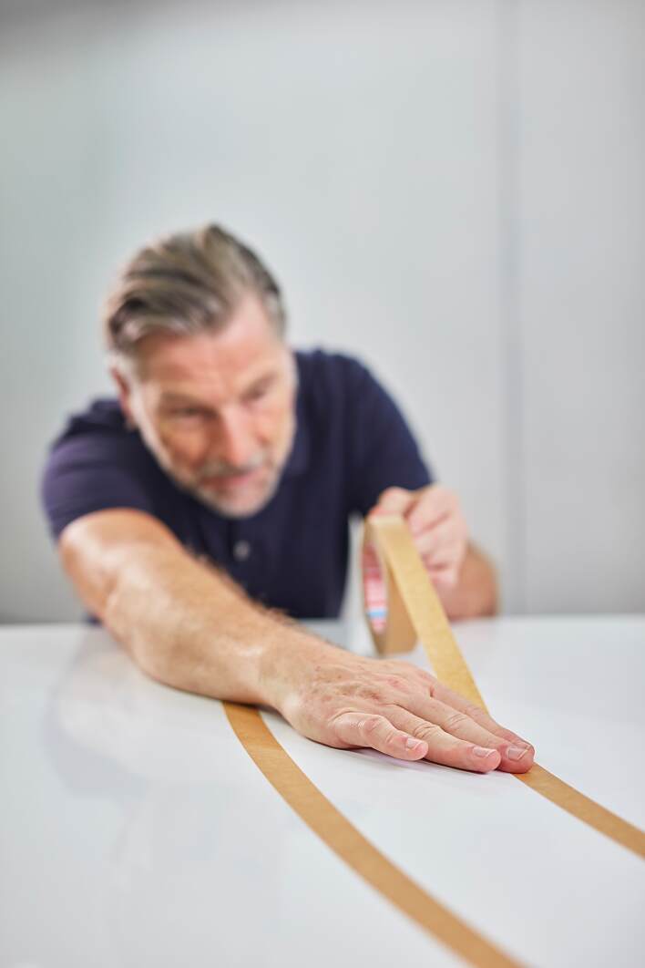 將 tesa? 4304 應(yīng)用于基板