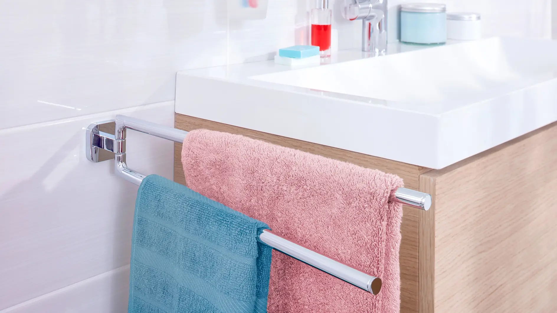 可将您的毛巾放置在您触手可及的地方，并提供毛巾使用后晾干的空间。