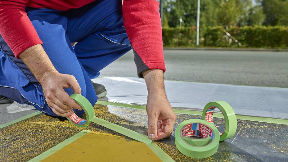 tesa-04621-multipurpose-outdoor-cloth-tape-02-ap tesa-04621-multipurpose-outdoor-cloth-tape-02-ap