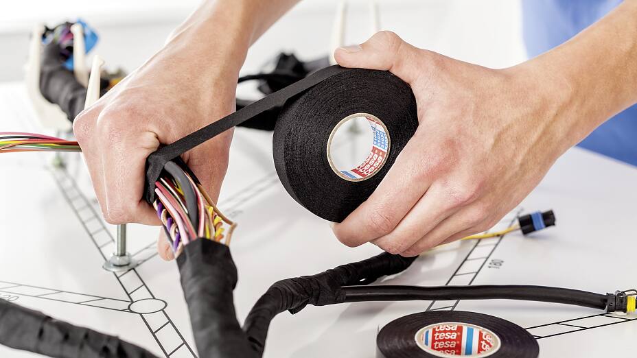 Automotive_Wire-Harnessing-001_300dpi Automotive_Wire-Harnessing-001_300dpi